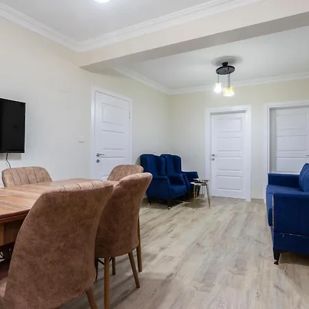 Apartment Steps Away From Historical