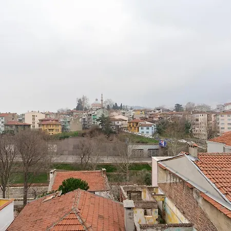 Apartment Steps Away From Historical *