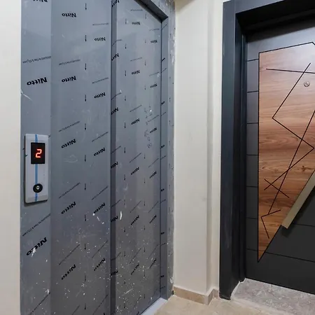 Steps Away From Historical Apartman *