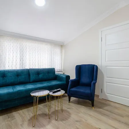 Apartment Steps Away From Historical