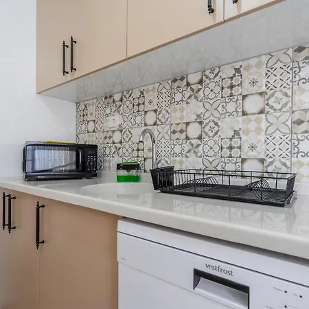 Steps Away From Historical Apartment Bursa