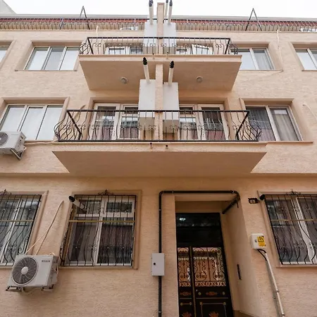 Steps Away From Historical Apartment Bursa