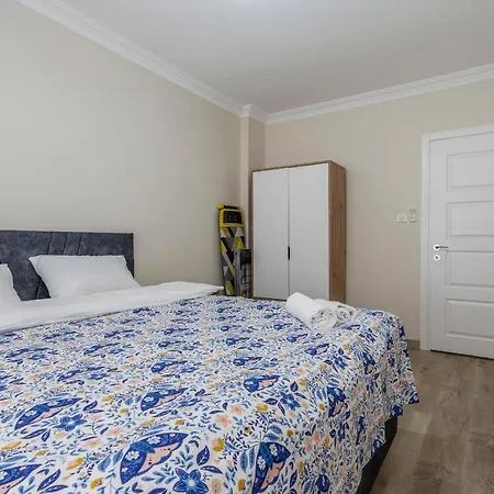 Apartman Steps Away From Historical *